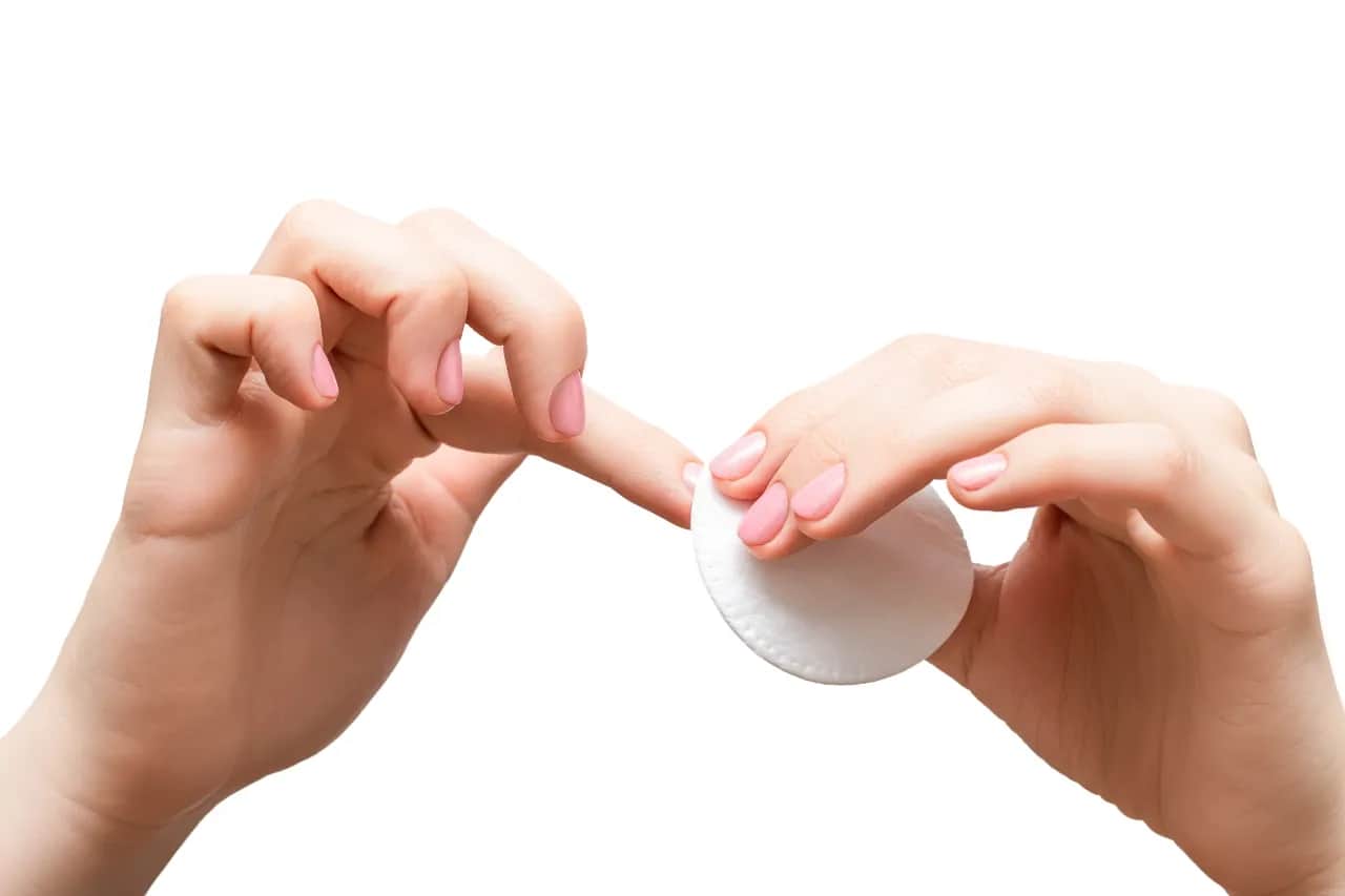 Skuteczne sposoby na zmycie Regenerum do paznokci bez problemów