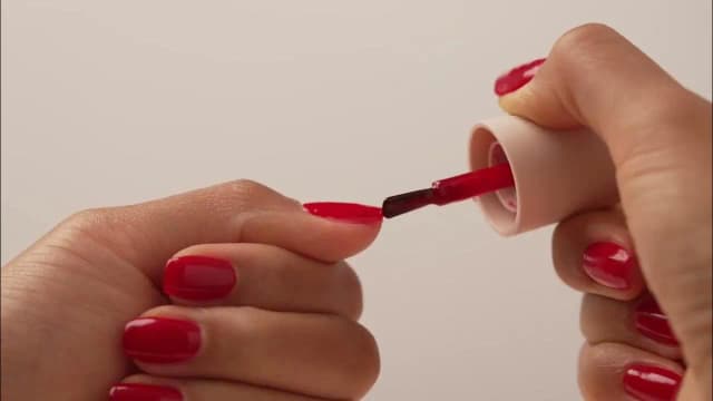 Oliwka do manicure Semilac jak używać - proste kroki i efekty
