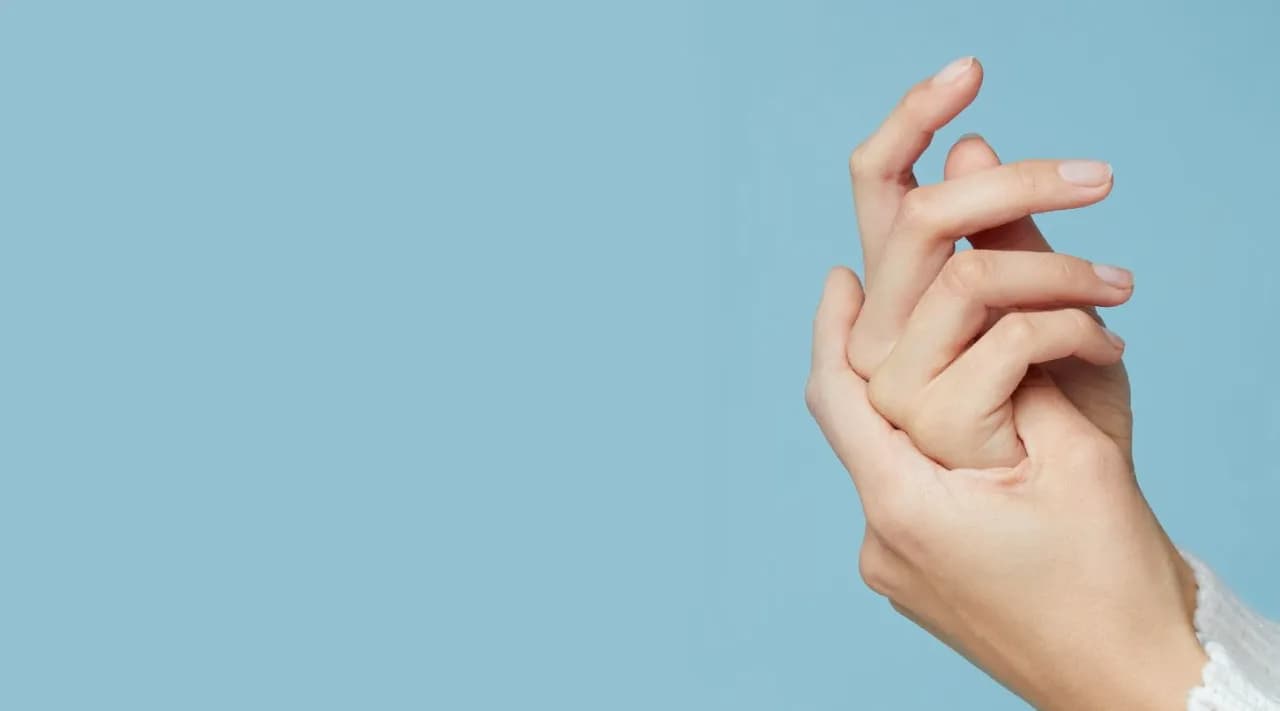 Jak odbudować płytkę paznokcia i uniknąć dalszych uszkodzeń