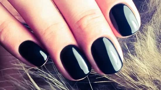 Manicure monophase na czym polega – poznaj zalety i technikę