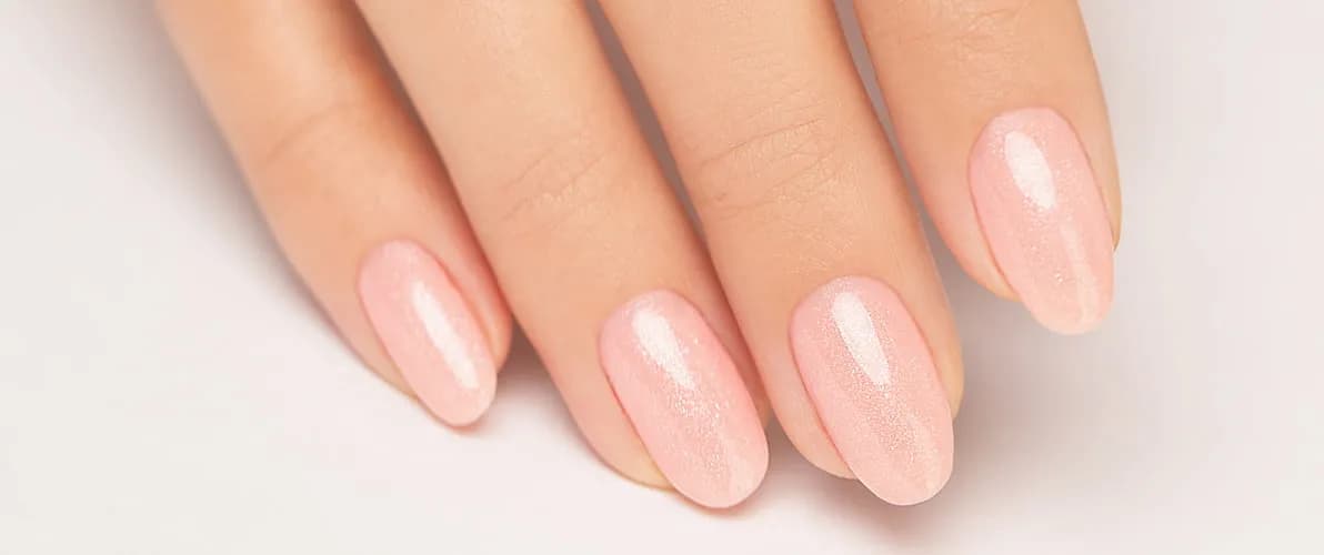 Jak zrobić manicure żelowy w domu i uniknąć najczęstszych błędów