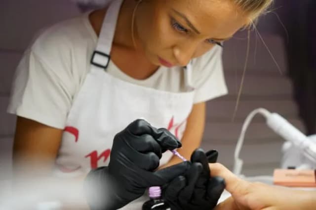 Jak otworzyć salon manicure i uniknąć najczęstszych błędów