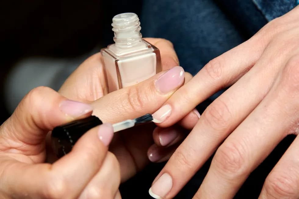 Jak nie obgryzać paznokci i je zapuścić - skuteczne metody i porady