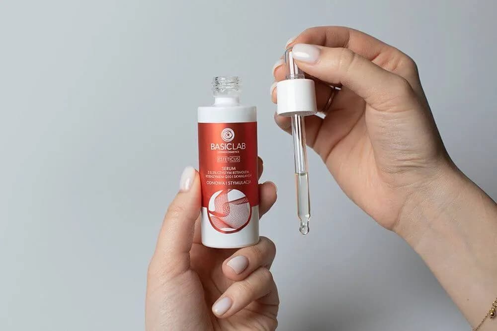 Jak stosować serum z retinolem, aby uniknąć podrażnień i osiągnąć efekty