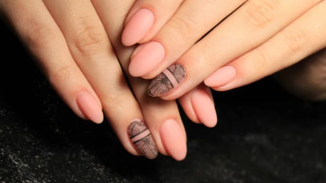 Czy paznokcie akrylowe są szkodliwe dla zdrowia i naturalnych paznokci?