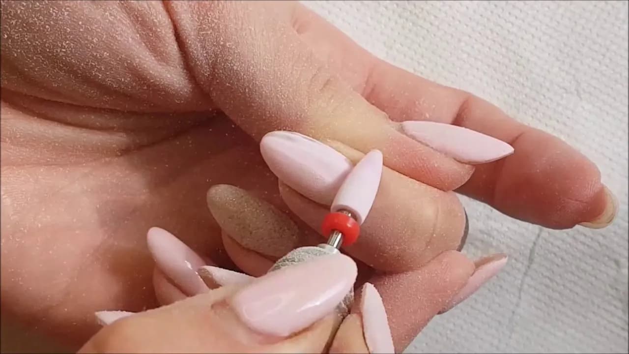 Jaką końcówkę frezarki do ściągania hybryd wybrać dla najlepszych efektów?