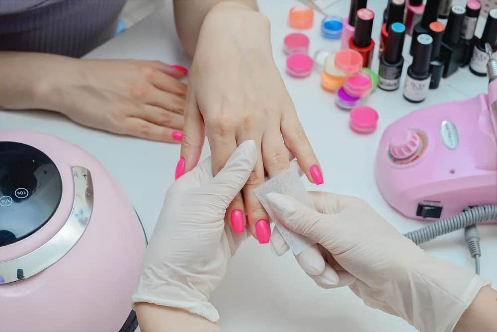 Czy manicure hybrydowy jest bezpieczny? Odkryj ukryte zagrożenia