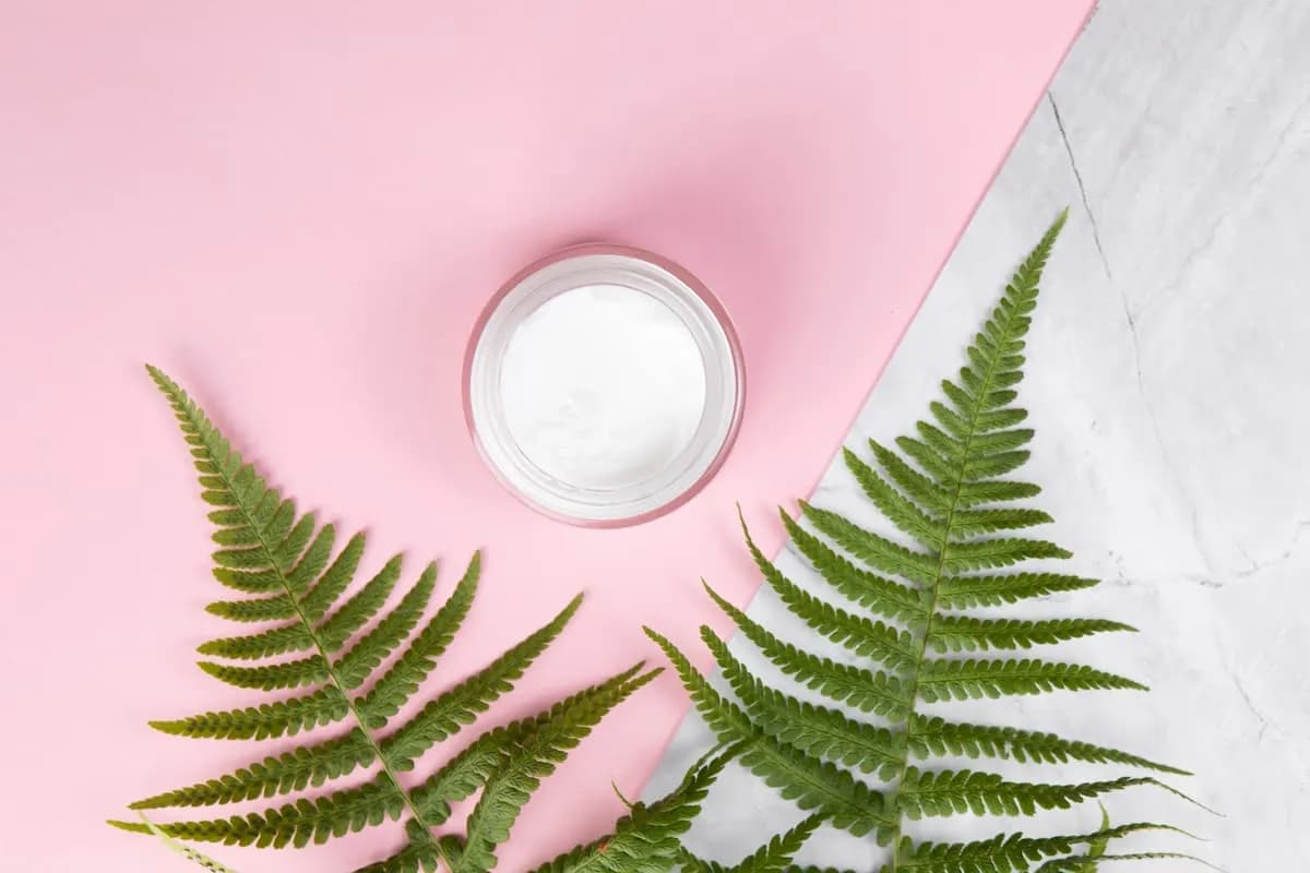 Jaki balsam po 60, aby skutecznie odmłodzić skórę i poprawić elastyczność?