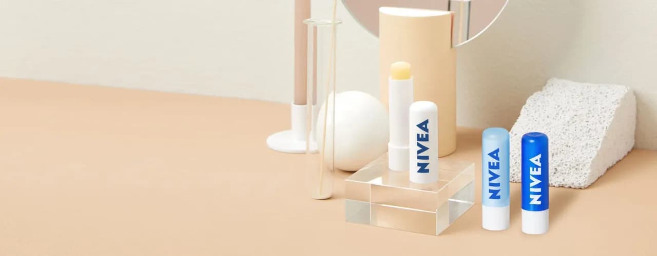 Najlepsza pomadka Nivea – skuteczne nawilżenie i ochrona ust
