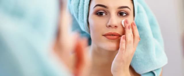Jak dbać o cerę mieszaną: skuteczne triki i błędy do uniknięcia